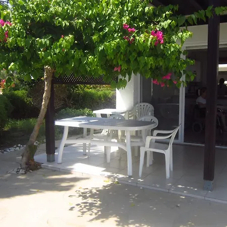 Yialos Village House Meneou